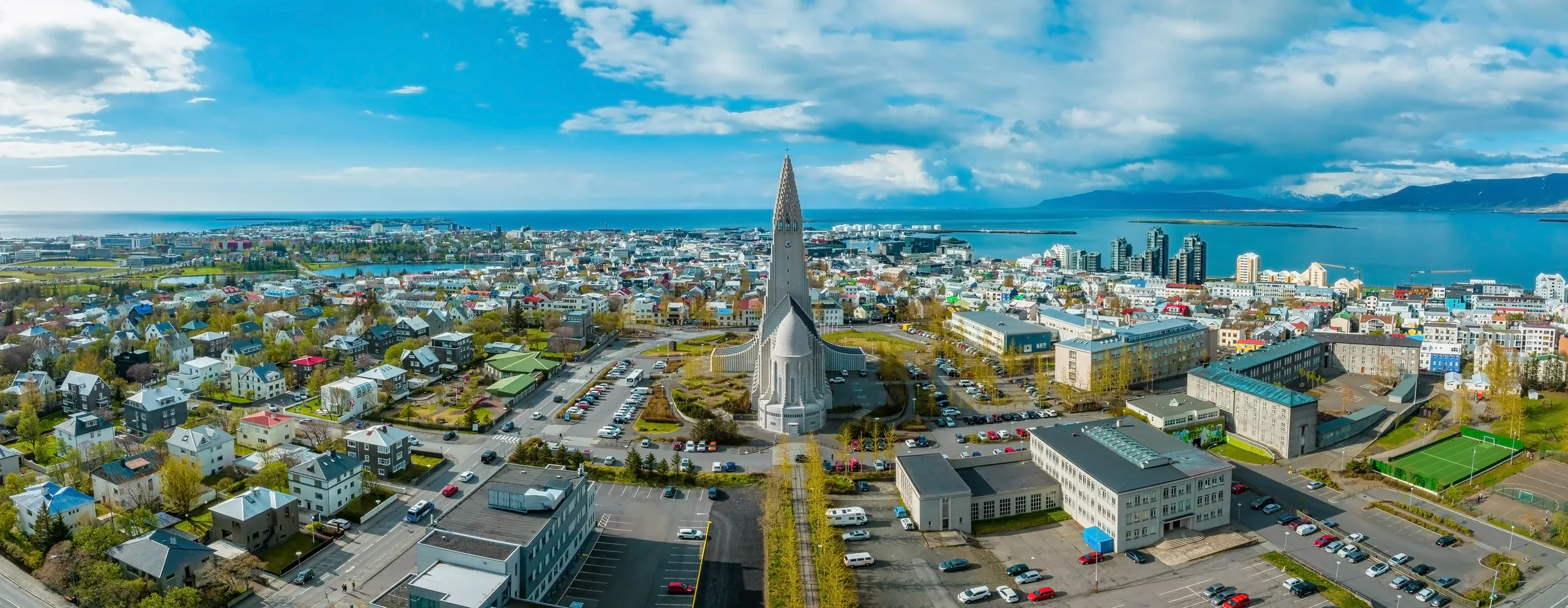 Reykjav&iacute;k from the air with Hallgr&iacute;mskirkja at the center