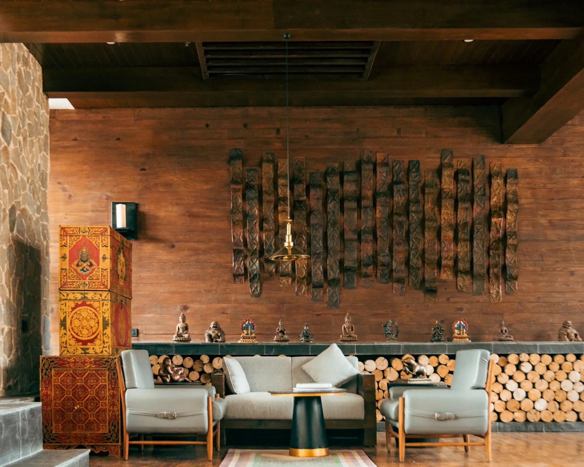 The living room at Shinta Mani Mustang